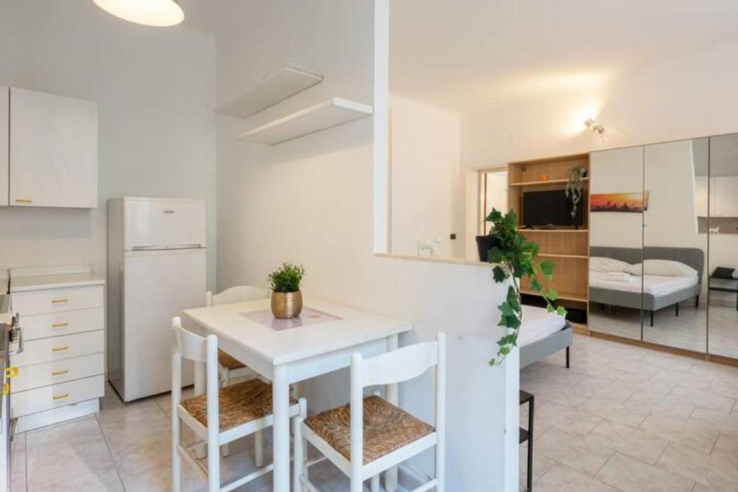 Ihost Studio - Premuda 17 Милан Экстерьер фото